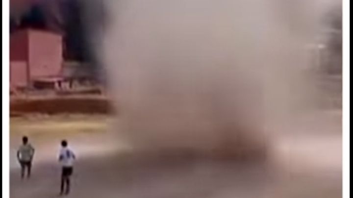 VIDEO: Impresionante remolino sorprende a futbolistas, ¿Se tragó al árbitro?