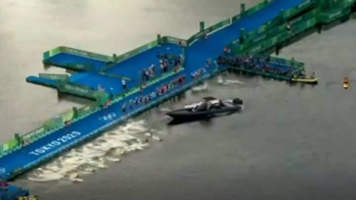 ¡Insólito! Barco interrumpe competencia de Triatlón en Tokio 2020, pudo causar un accidente