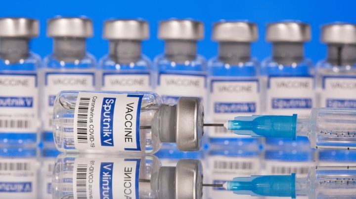 Combinar vacuna AstraZeneca y Sputnik logra buena repuesta inmune: ESTUDIO