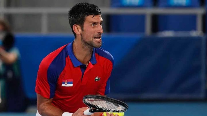 Djocovic le da lecciones de manejo de presión a SImone Biles... pero pierde y destruye sus raquetas