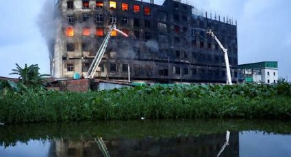 VIDEO: Incendio deja al menos 50 muertos en fábrica en Bangladesh