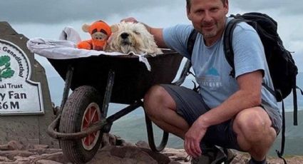 Le da a su perrito con cáncer un último paseo en su montaña favorita