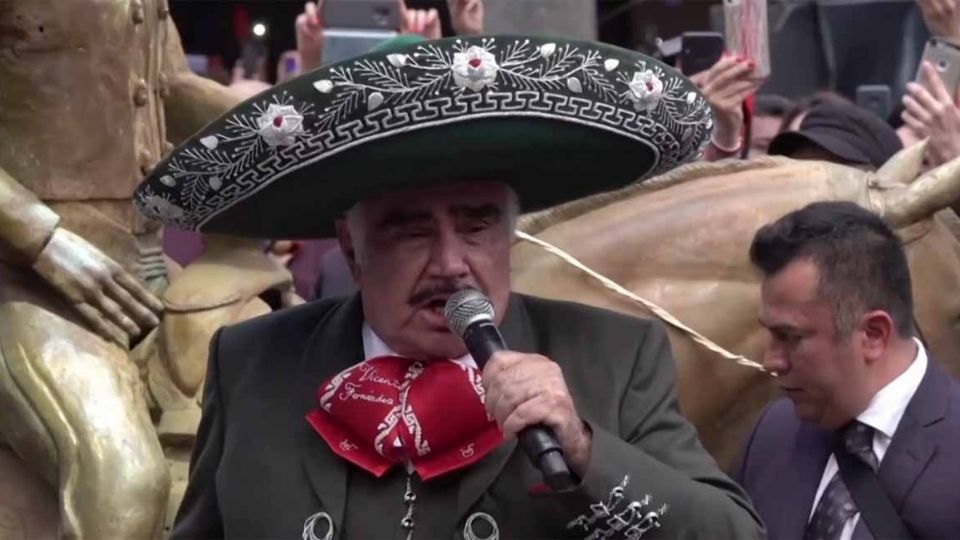 Vicente Fernández publicó un mensaje y sus seguidores se alarmaron