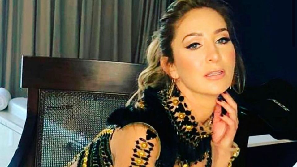 Recientemente surgieron rumores de que la actriz envió una carta al Vaticano para que su ex pareja, el actor Gabriel soto, no pudiera contraer matrimonio por la iglesia