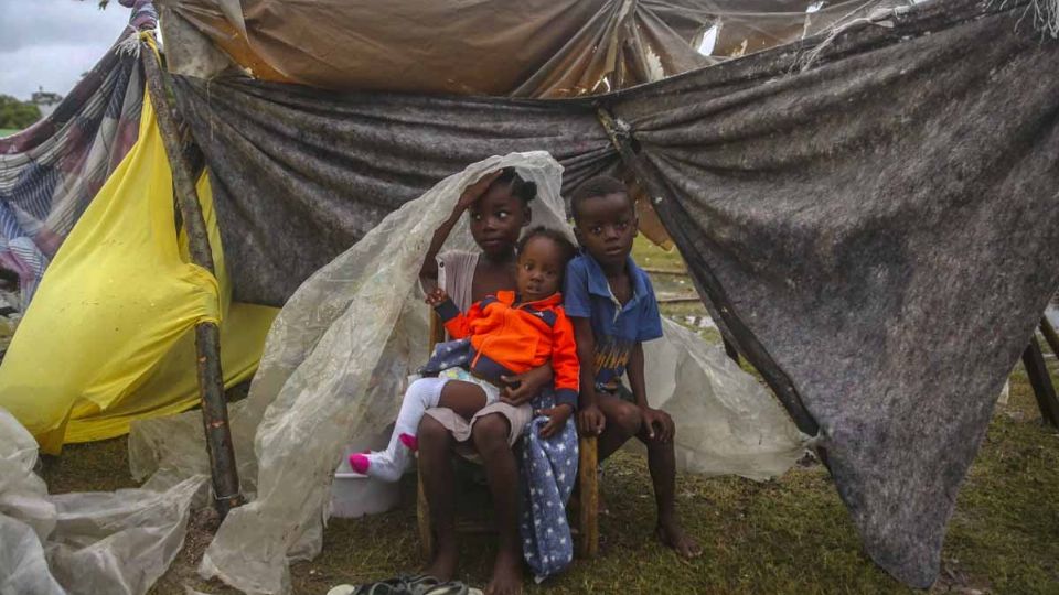 Los haitianos perdieron casi todas sus pertenencias en el sismo, sin embargo, sus necesidades crecen por Grace.