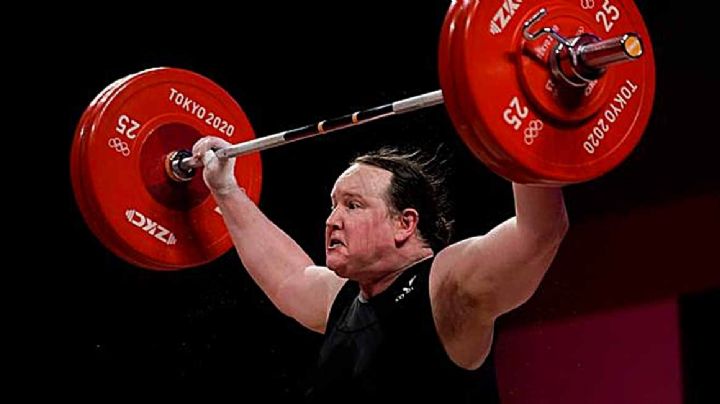 Pesista transgénero no da el ancho al competir ante mujeres