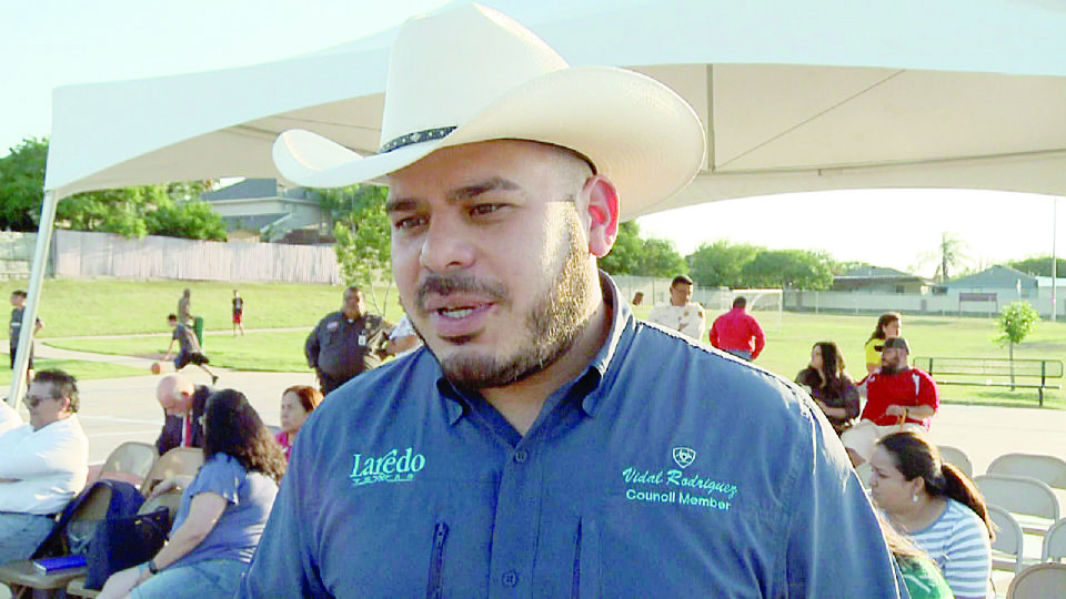 Vidal Rodríguez, regidor del Distrito 2, dijo que ya se aprobó el contrato de ingeniería.