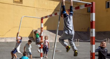 ¡NIÑO EMPRENDEDOR! Vende amigos imaginarios a 20 pesos cada uno en su escuela