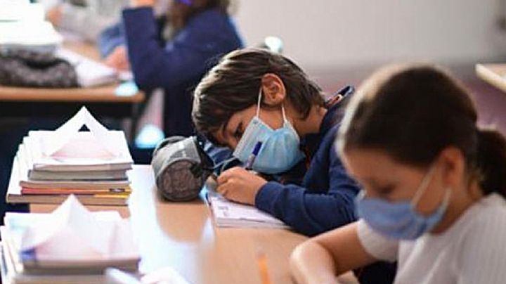 Regreso a clases: ¿Podrían reprobar tus hijos si no los llevas físicamente a la escuela?