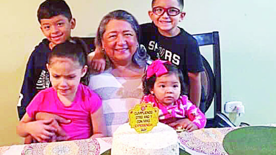 Para Martha Solís, sus nietos son su motor, la energía que le inyectan día a día.