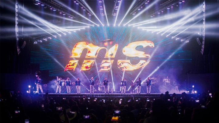 Bailan con la Banda MS en la Sames Auto Arena