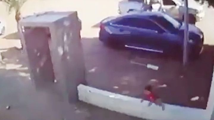 VIDEO: Niño de 3 años corre y se salva de morir en balacera