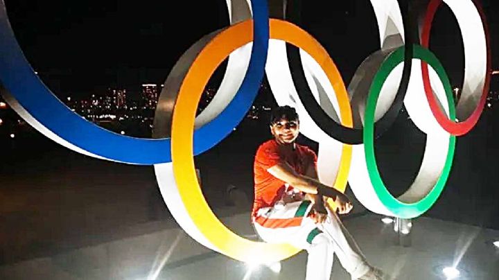 Alexa Moreno llega al aeropuerto de CDMX: recibimiento dorado