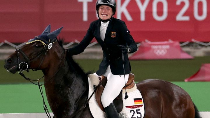 Propina maltrato animal a su caballo y la descalifican de la final en Tokio 2020