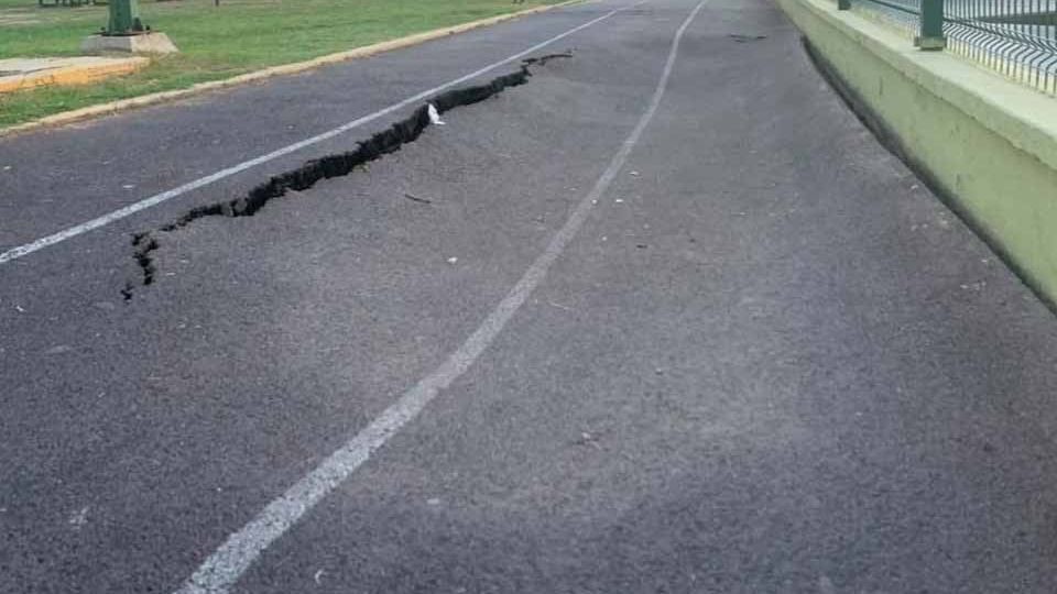 La pista de atletismo del Parque Mendoza se hunde