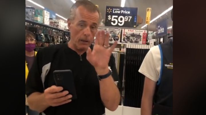 "¡Aprende inglés!": Video en TikTok muestra agresión y xenofobia a empleada de Walmart