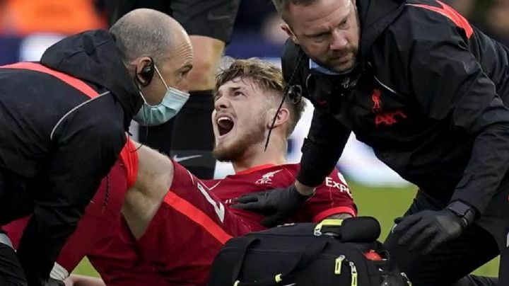 VIDEO: Sufre escalofriante lesión la joven promesa del Liverpool, Harvey Elliott