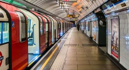 Londinenses se "caen" de miedo en el metro por temor al contagio de la covid-19