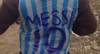 “Por favor, sálvame” niño afgano famoso por camiseta de plástico de Messi pide ayuda