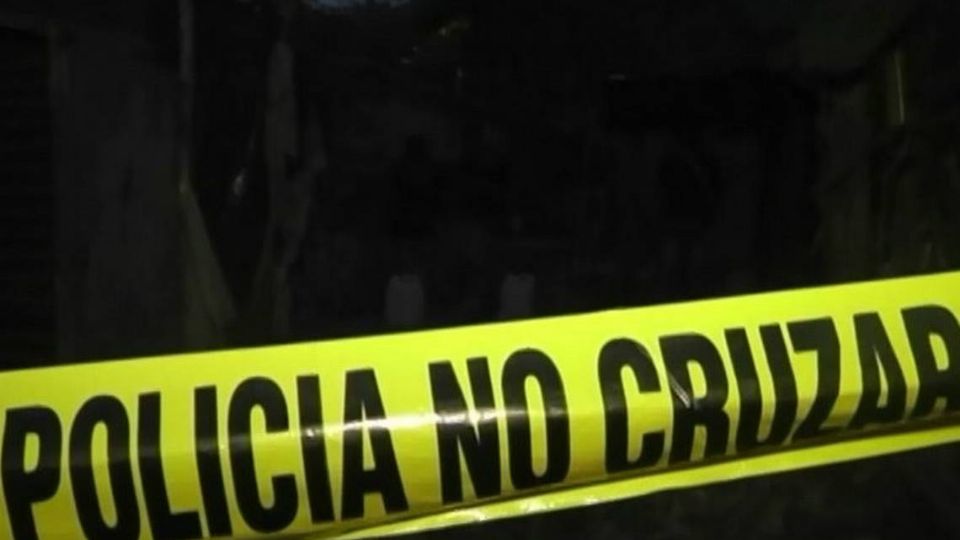 Policía investiga al padre de los niños, quien intentó suicidarse.