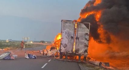 ESTA MAÑANA: Se incendia tráiler en carretera Monterrey-Nuevo Laredo