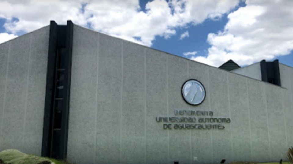 La Universidad Autónoma de Aguascalientes comunicó que ya se ha suspendido al docente