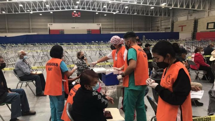 Enterate: Vacunarán a docentes contra Covid-19; estas son las fechas y los requisitos