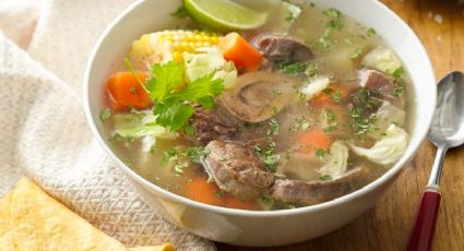 Esta es la mejor receta del caldo de res para estos días fríos