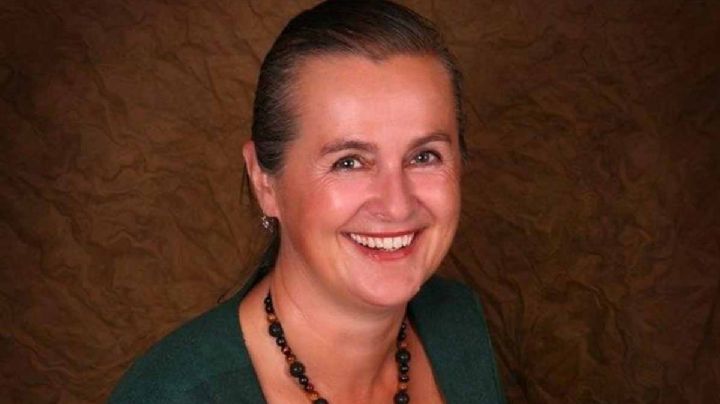 Cantante antivacunas se contagia voluntariamente de covid y fallece