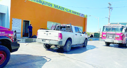 Evitan incendio a puro escobazo