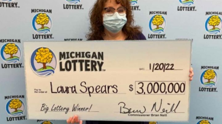 Mujer revisa su bandeja de spam de email; ganó 3 mdd en la lotería