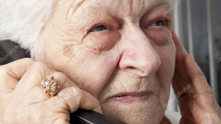 Abuelita logra que arresten a su estafador engañándolo con darle dinero