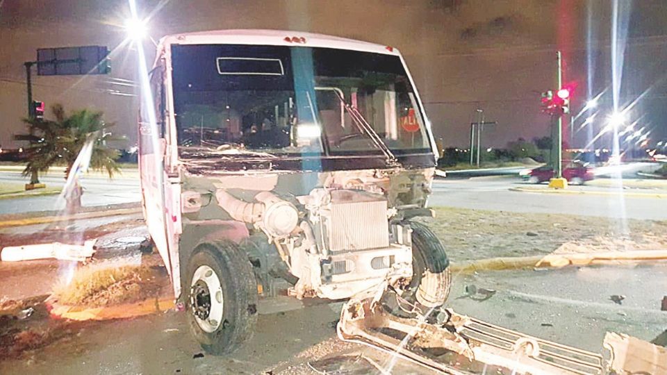 Se trata de un autobús marca Mercedes modelo 2005 que manejaba Jorge Arturo, de 33 años, con domicilio en la Sultana del Norte