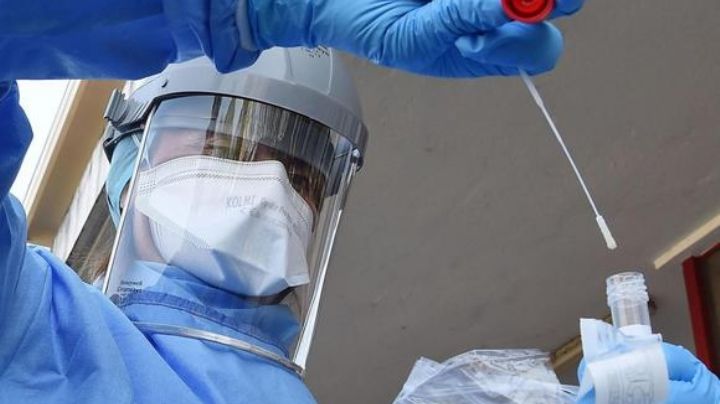 OMS halla pruebas de que Ómicron produce síntomas más leves