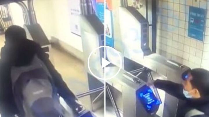 VIDEO: Hombre salta torniquete de metro en New York y muere en el intento