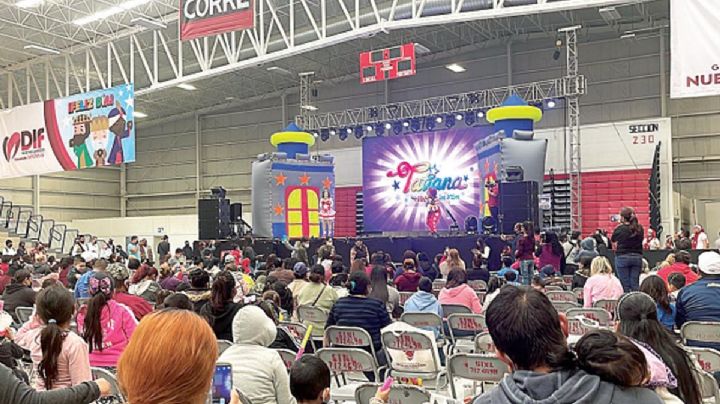 Bailan y cantan niños con el show de Tatiana