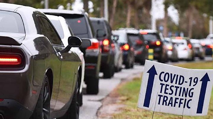 Arrecia ómicron en Texas: se agotan los tests de covid en horas