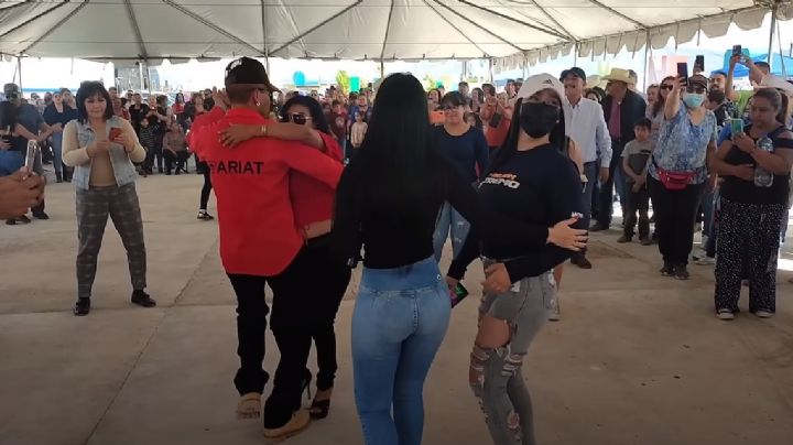 Hacen fila por horas para bailar con Elmer, 'No se va'; le llevan dinero y botellas | VIDEO