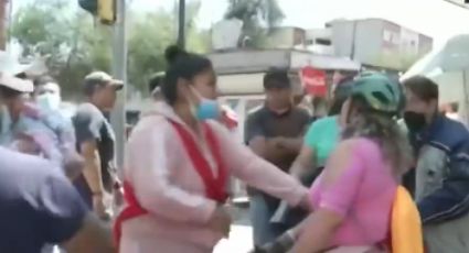 Mujeres protagonizan pelea en medio de manifestación | VIDEO