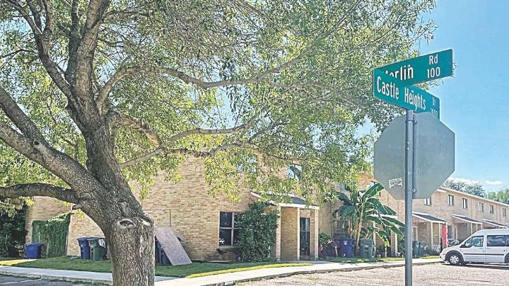 Roban autos de cuatro familias en la calle Castle Heights