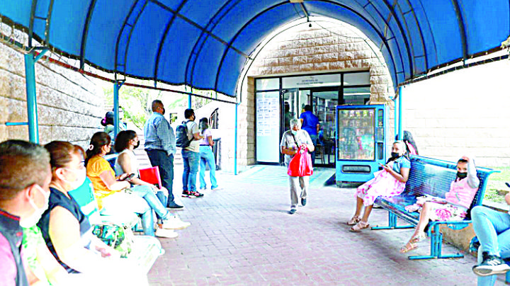 Rechazan trámites de pasaportes por documentación errónea o incompleta