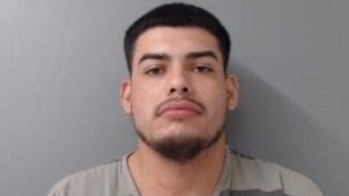 Hombre golpea al hijo pequeño de su novia; es arrestado un año después