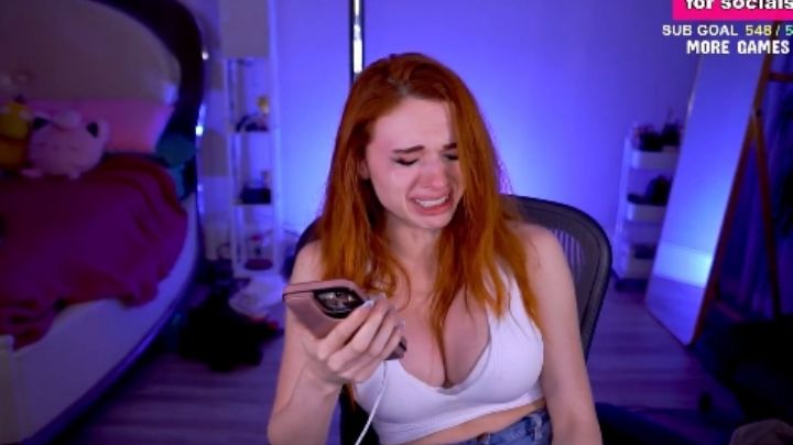 Amouranth denuncia a su esposo en directo; la obliga a realizar streams todos los días