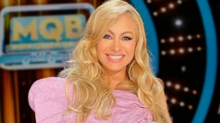 Captan a Paulina Rubio haciendo supuestamente del baño en la playa