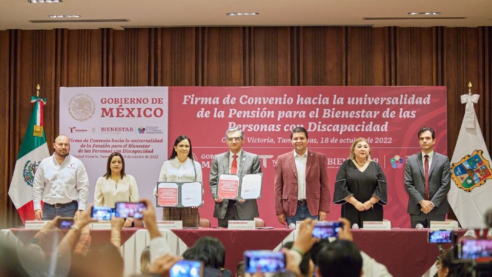 Anuncian pensión universal para todas las personas con discapacidad