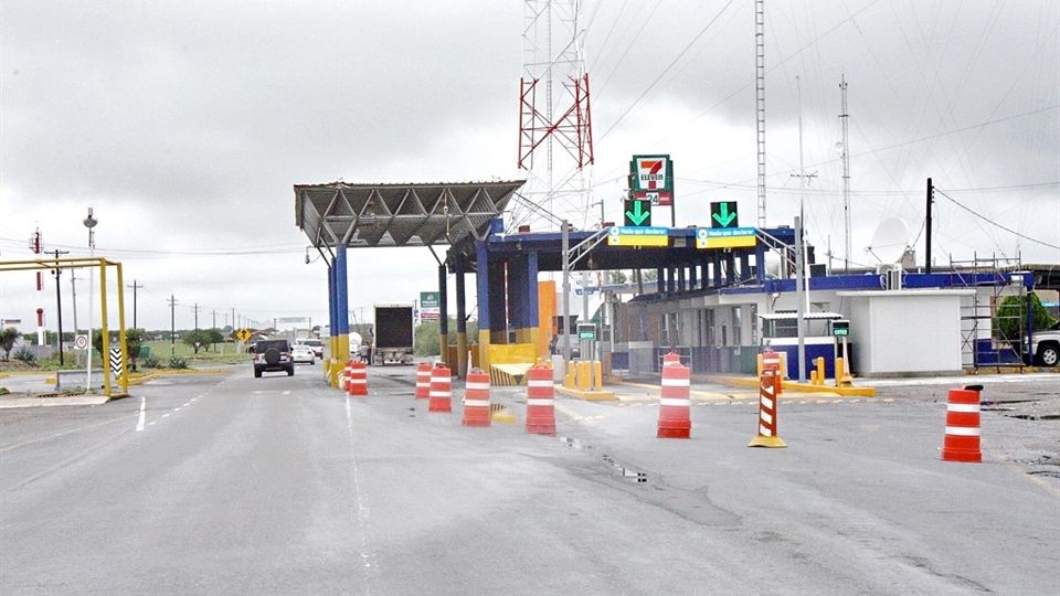 Al pasar la garita de la Autopista Monterrey-Reynosa, varias personas fueron víctimas de asalto