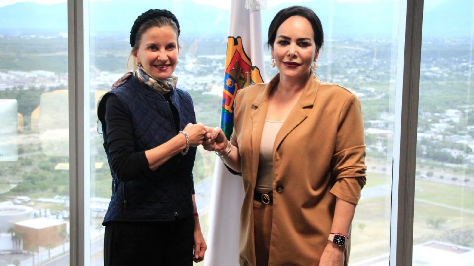 Ninfa Cantú Déandar, secretaria de Economía de Tamaulipas junto a Carmen Lilia Canturosas, alcaldesa de Nuevo Laredo