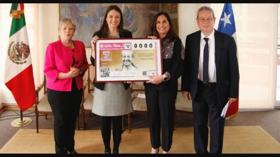 La también docente chilena llegó a México en 1992, apoyando al gobierno de José Vasconcelos en la educación nacional.