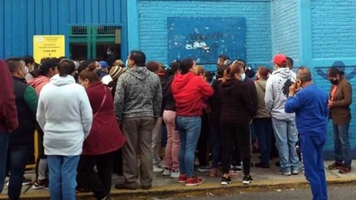 Alumno de secundaria apuñala a su compañero por la espalda en Iztapalapa