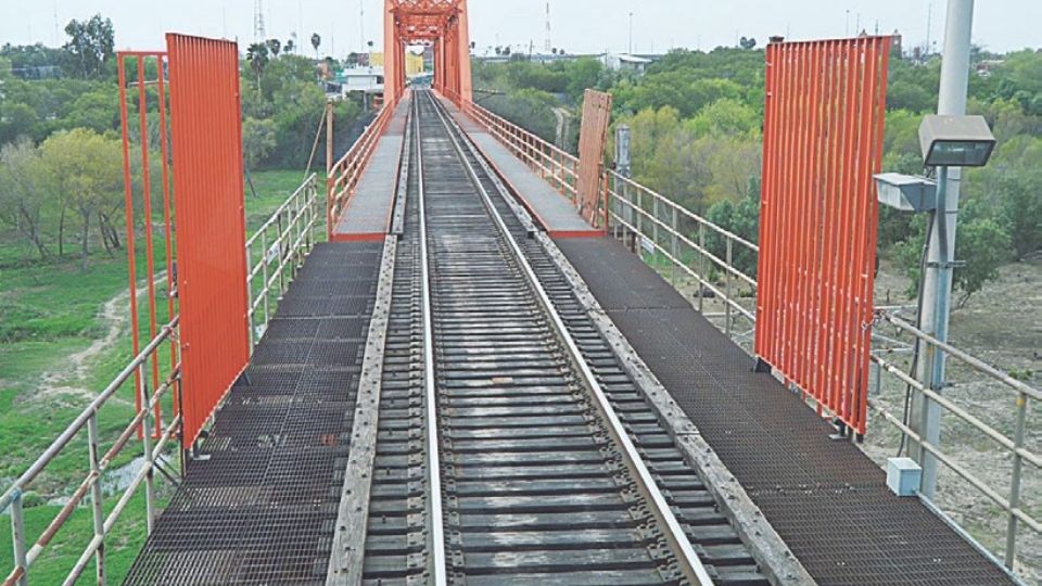 El nuevo puente de ferrocarril irá paralelo al que ya existe.